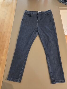 Denver Hayes Women's Skinny Jeans in Dark Blue Wash